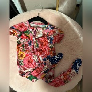 Posh peanut footed bamboo pajamas in good used condition